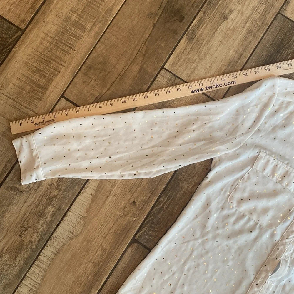 Coral Bay White Blouse with Gold polkadot blouse 🆕 - Picture 10 of 11